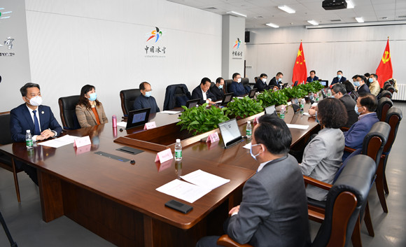 北京大学第三医院获颁中国冰雪医疗卫生保障定点医院