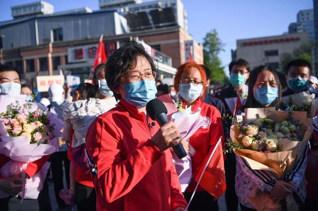 深情相拥 | 出征86天，今日回家！