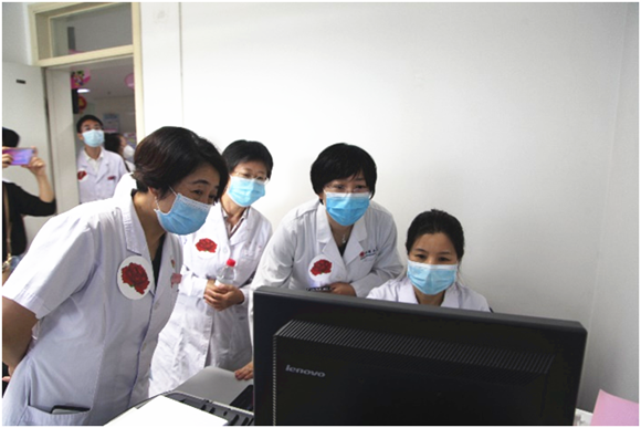 我院专家团队携手昌平区妇幼保健院举办更年期女性义诊活动