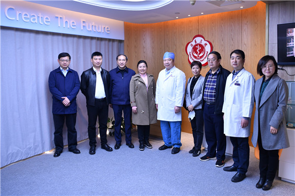 南昌市政府副市长龙国英一行来院参观交流