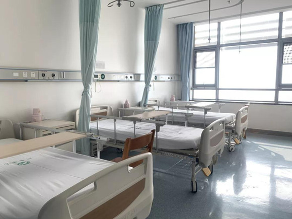 北大三家医院联合河南医护团队进驻同济医院中法新城院区新病区