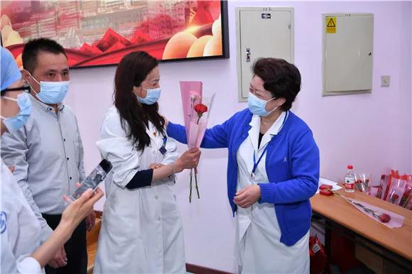 学史力行办实事——北医三院111名医务人员献血23600毫升