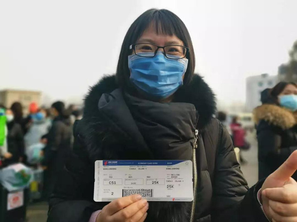 援鄂医生日记 内向爱人首次告白:“我和闺女爱你,等你平安归来”