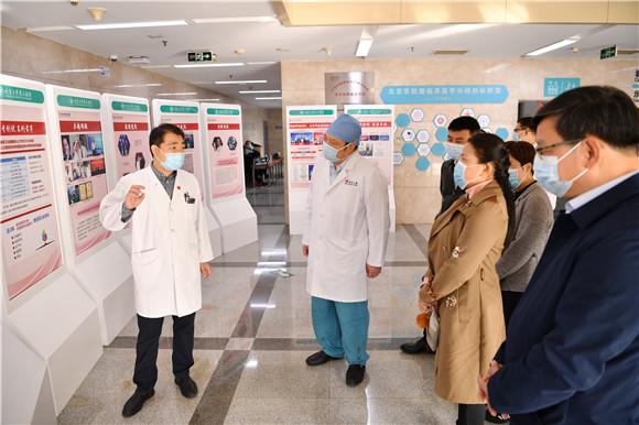 南昌市政府副市长龙国英一行来院参观交流