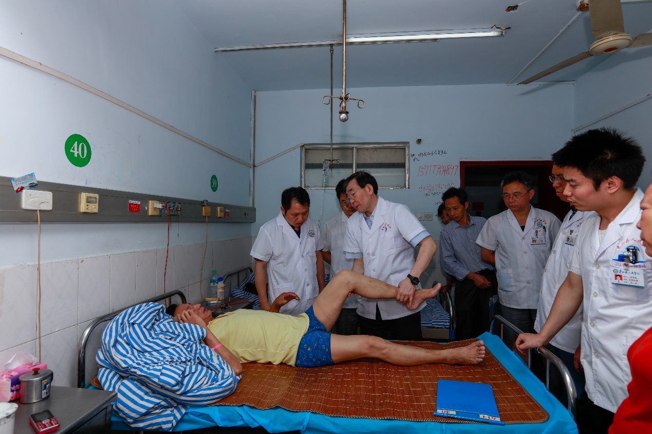 “白求恩·运动医学与关节镜技术巡讲(井冈山站)”暨2018年北京大学运动医学健康中国公益行圆满举行