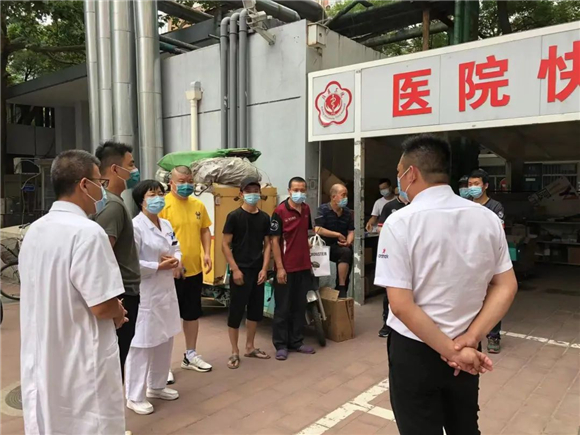 2年间，他们100次走遍医院的每个角落......