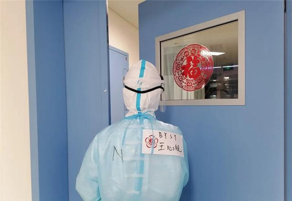 今天，向她们，致敬！