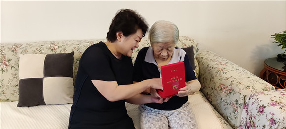 光荣在党50年,我们见证!北京大学第三医院在七一前夕开展老党员走访慰问活动