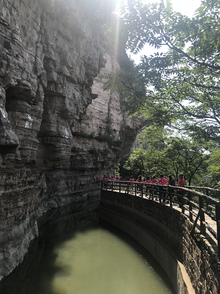 医院党委组织支部书记赴红旗渠开展主题培训活动