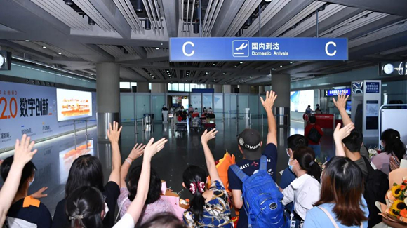 千里援藏 今日凯旋 北京大学第三医院第六批 “组团式”援藏医疗队回京