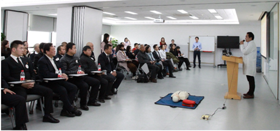 医院服务管理办公室组织医务志愿者学雷锋日志愿活动