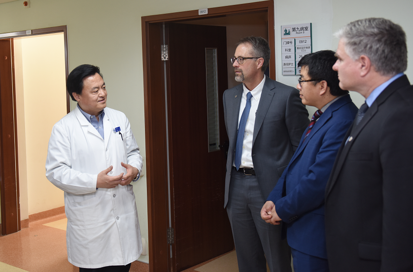 梅奥医学中心代表团来访我院