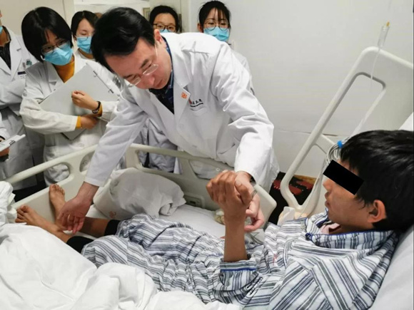 援藏纪实:我在藏区遇到的第一位“渐冻人”