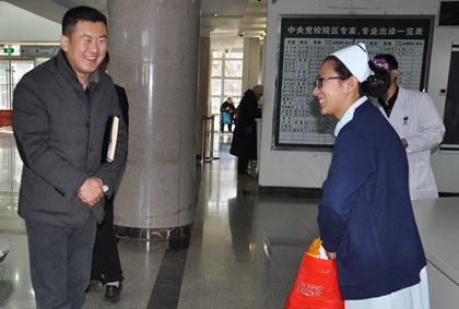 2016年春节党校院区核心组成员慰问员工