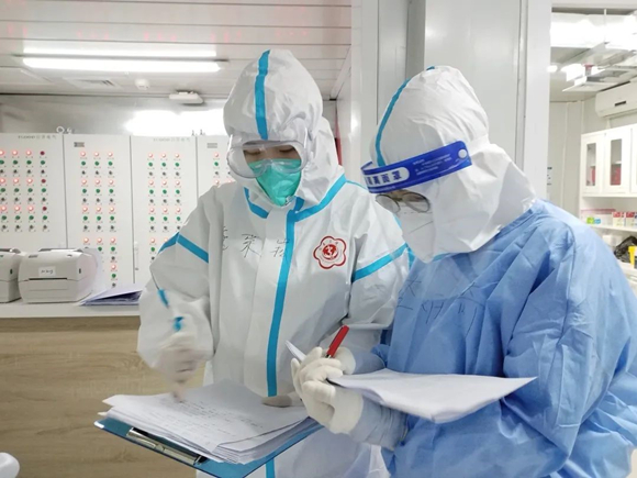 北京小汤山方舱医院运行一个月:北医三院小汤山方舱医院医疗队第200例感染者康复出院