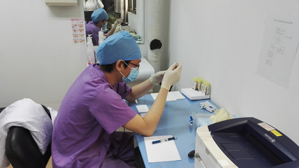 感染疾病科开展大型丙肝防治义诊活动