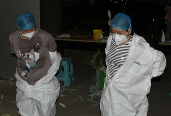 我院组建应急医疗队支援大兴区完成核酸采样任务