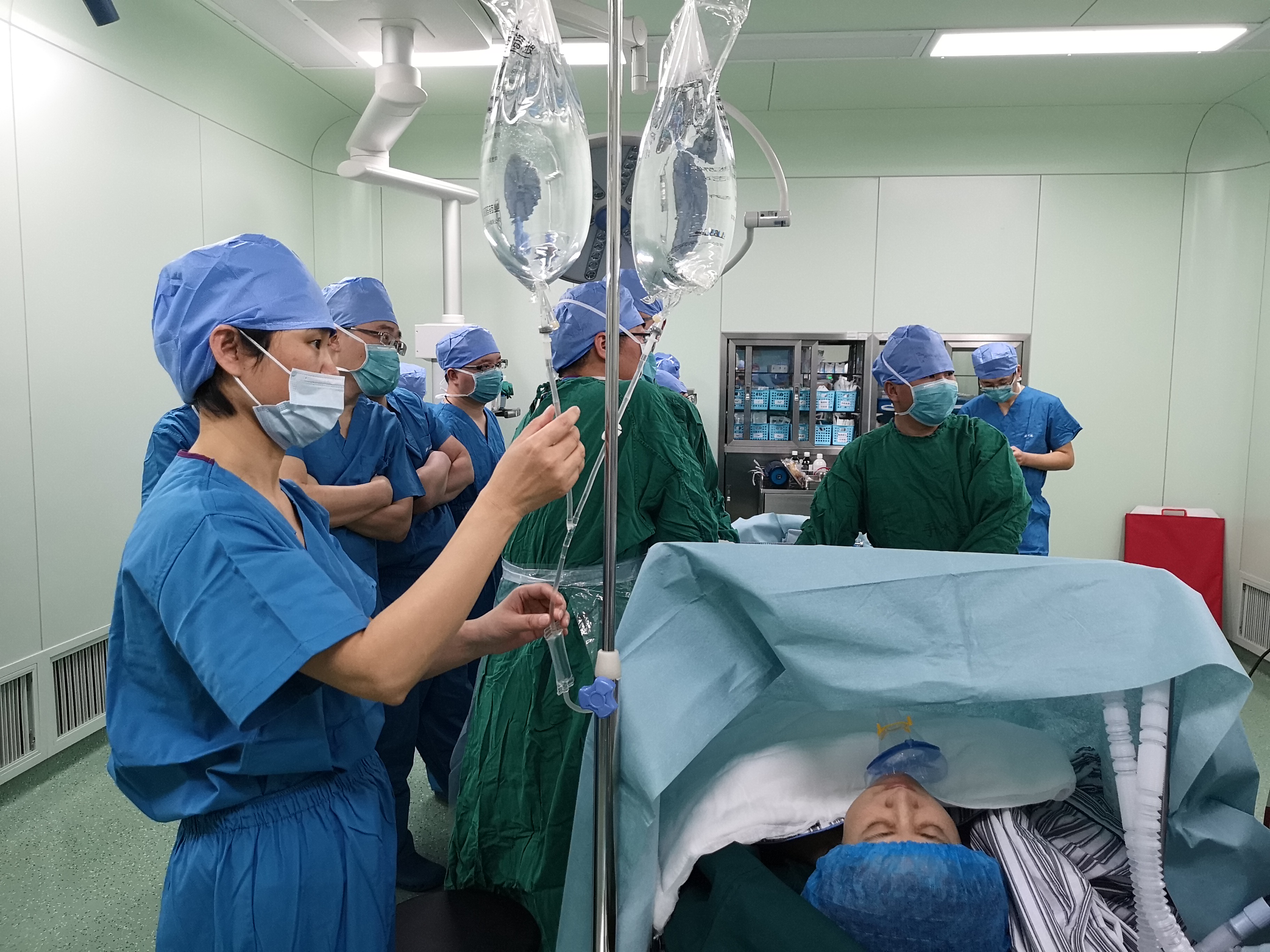 北医三院机场院区综合外科顺利完成首日运动医学手术