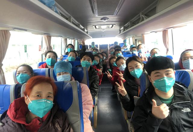 中国发布丨国家援鄂医疗队员王丽：抗疫43天，胜利在望，小小瘟神休狂妄，江城百湖春已归