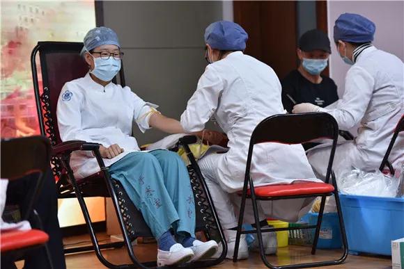 学史力行办实事——北医三院111名医务人员献血23600毫升