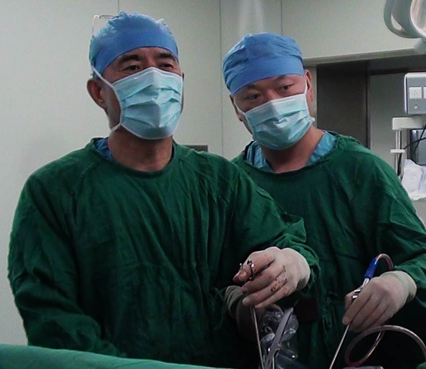 腔镜袖状切肺难 多科协作救重患 胸外麻醉血管介入手术室SICU联手成功救治术后重度急性肺栓塞