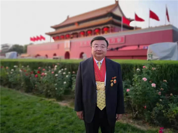 向祖国致敬|北医三院人在游行队伍中、在观礼台前，在医疗保障工作一线……