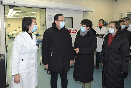 元旦前夕北京大学党委书记邱水平一行慰问我院医务人员