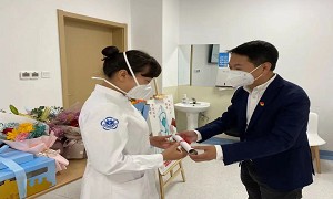 “5.12”国际护士节|白衣执甲、逆行出征,向美丽的“提灯女神”致敬!