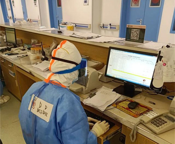 今天，向她们，致敬！