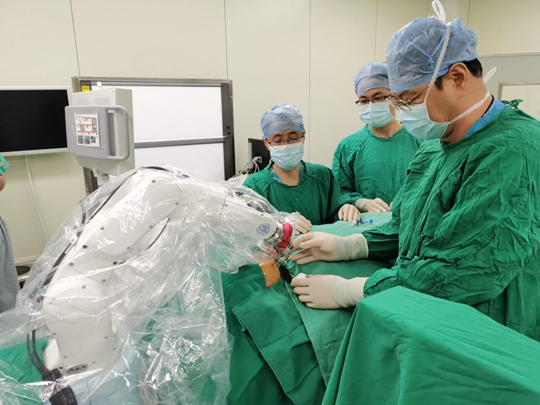 神经外科应用智能机器人微创球囊压迫术为复杂三叉神经痛患者解除疼痛