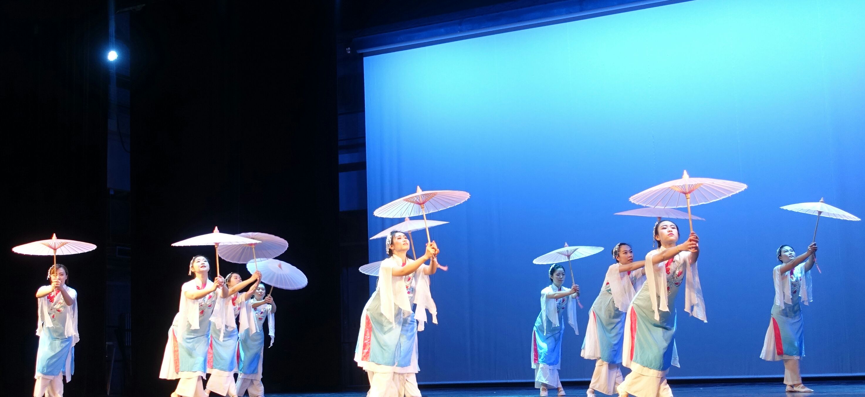 研究所受邀参加中芭春晚并演出