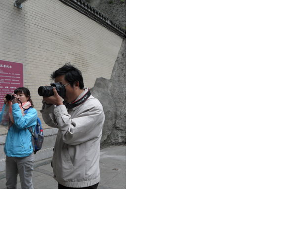 秋游篇——狗仔队偷拍被抓啦