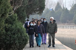 党校院区举办春季职工健步走活动