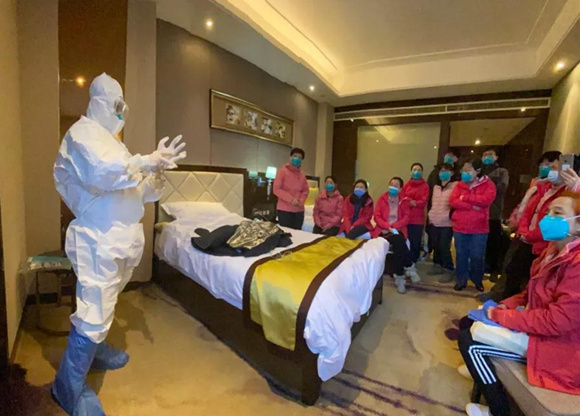 援鄂医生日记 内向爱人首次告白:“我和闺女爱你,等你平安归来”