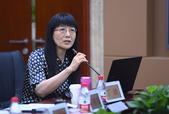 十三届全国人大常委会副委员长、中华全国妇女联合会主席沈跃跃来我院考察调研女医师工作