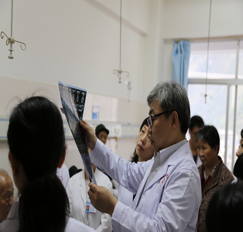 康复医学扶贫，走进云南边疆，第二届华夏康复医学论坛顺利举行