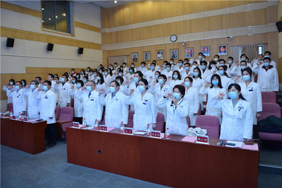 教育处举办2019级临床八年制医学生入院欢迎仪式及培训