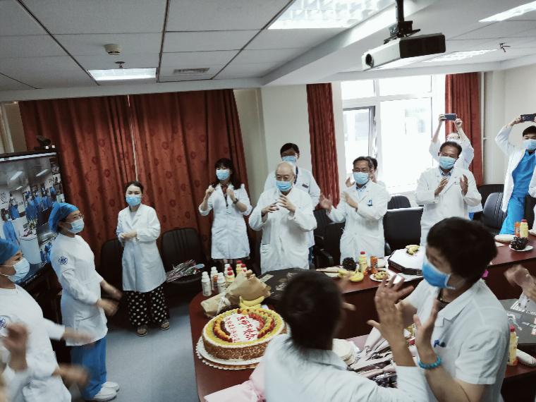 感动、感恩、感谢医路有你,致敬医师节