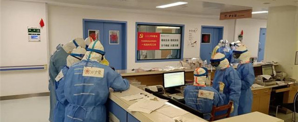 今天，向她们，致敬！