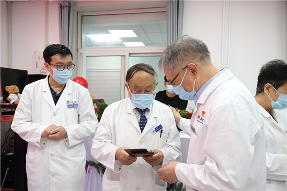 北医三院智慧心电中心举办启动仪式