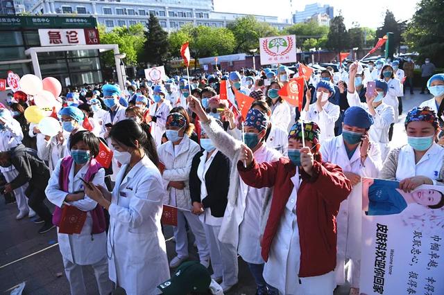 深情相拥 | 出征86天，今日回家！