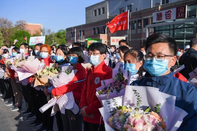 深情相拥 | 出征86天，今日回家！