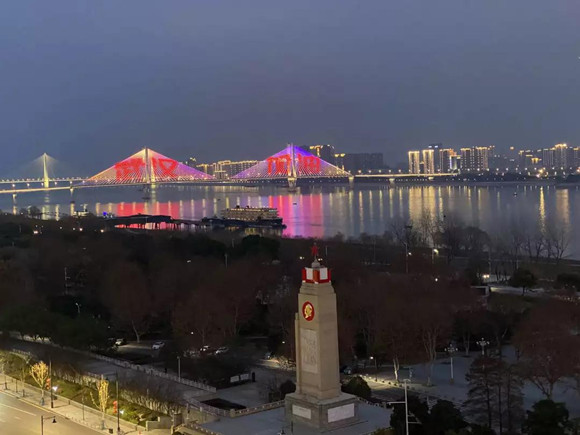 北医三院援鄂医疗队元宵节夜正式独立接管新病区