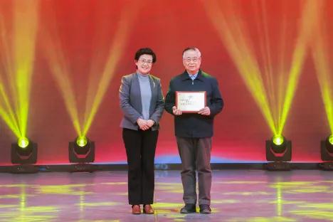 踔厉奋发 笃行不怠 |北医三院召开2021年度总结表彰大会