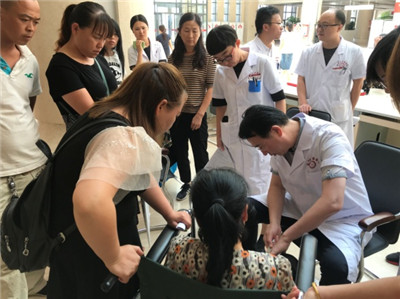 神经内科党支部走进延安开展主题党日活动及义诊活动