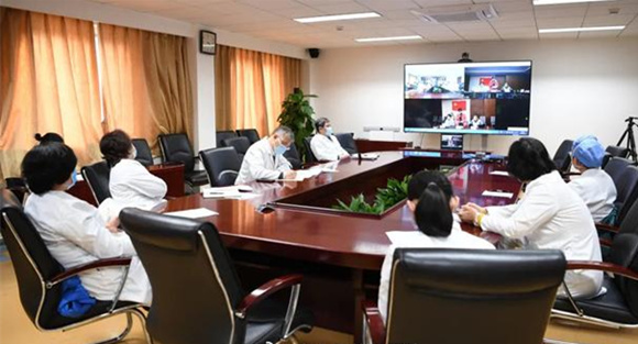 北京大学第三医院国家援鄂抗疫医疗队四位队员一线入党