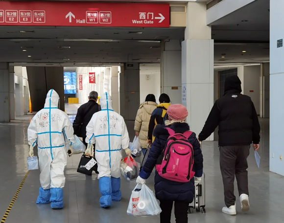 冬日暖阳 温暖方舱