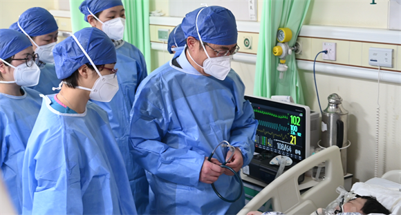 重症救治,北医三院专家团队在行动!