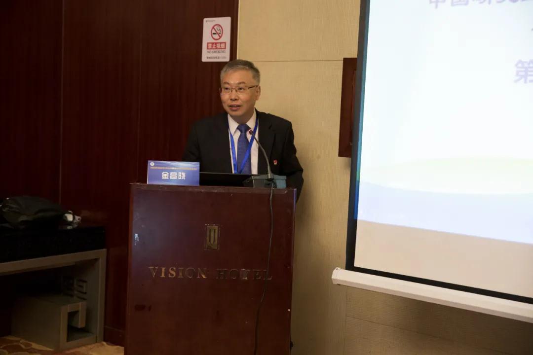 中国研究型医院学会颈椎疾病健康管理与加强康复专业委员会主任委员孙宇教授提出“关注颈椎健康，促进加速康复”