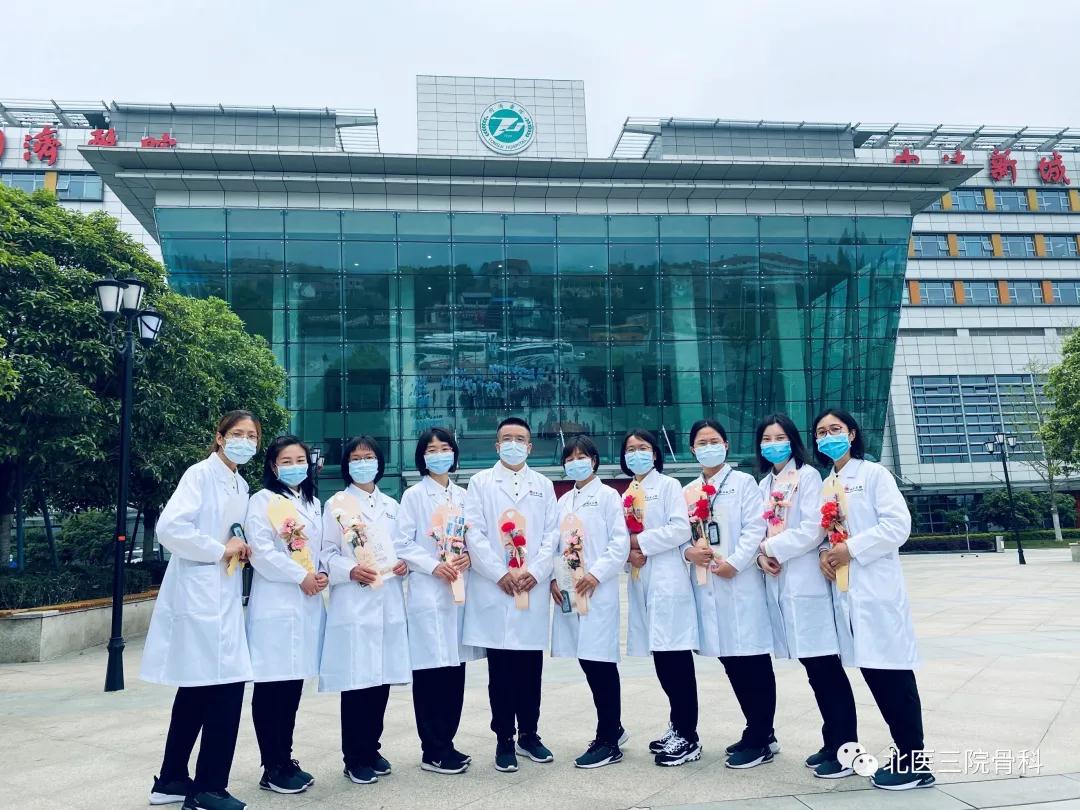 欢迎抗疫英雄,致敬逆流行